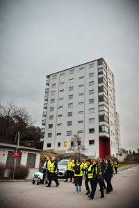 en grupp som trygghetsvandrar.