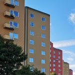 Fasadbillder på höghusen på Syster Estrids gata