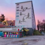 En bild över Hammarkulletorget med riktning mot spårvagnsstationen.