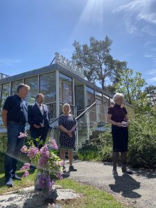 Personer framför Lyktans trappa