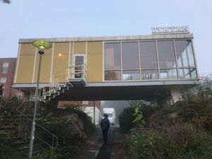 Bild på Lyktan utifrån med gångtunneln under2020