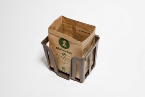 Matavfallspåse i ställning.