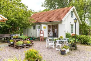 Bilden föreställer ett litet fik - Ängås Gård i Tynnered.