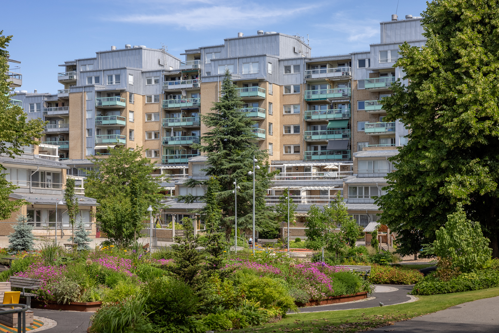 Bilden visar insidan av gården på Öster om Heden, Göteborg
