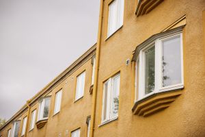 Fönster på en fasad.