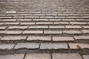 Närbild på kullersten.