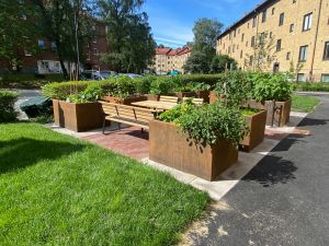 Pallkragar för hyresgäster på Lådämnesgatan.