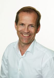 Porträtt av Peter Stark som arbetar på Konsumenternas Försäkringsbyrå.